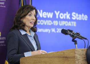 “Turning the corner”: Governor Kathy Hochul updates New Yorkers on progress combating COVID-19, January 14, 2022. Photo: Mike Groll/Office of Governor Kathy Hochul