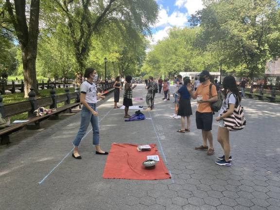 Living Mural performs one-minute plays on Saturdays in Central Park. Photo: Anna Strasser