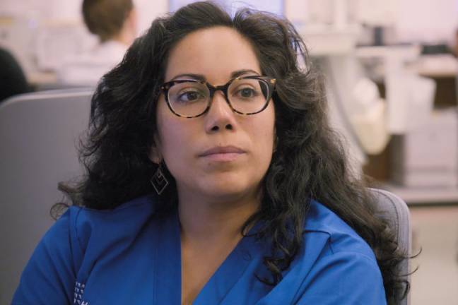 Dr. Mirtha Macri introduces viewers to the dramatic world of emergency medicine.