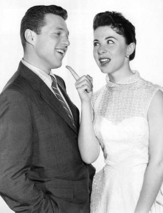 Steve Lawrence was already a regular singer on the “Tonight Show” then hosted by Steve Allen when he met his future wife, singer Edyie Gorme. They formed a long running duo that was also known for its comedic skits. Photo: NBC/Wikimedia Commons