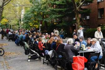 Lunch on the street. Photo: David Axelbank