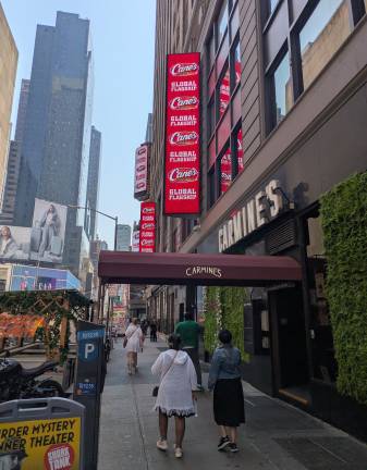 Times Square Shooting Wounds 3, Teen Gunman Arrested