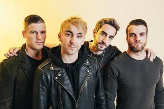 Sad Summer Fest’s headliners All Time Low (from left to right): Zack Merrick, Alex Gaskarth, Jack Barakat and Rian Dawson. Photo: upsetmagazine.com via <a rel=nofollow noopener noreferrer href=https://creativecommons.org/licenses/by-sa/4.0/deed.en target=_blank>Wikimedia Commons </a>