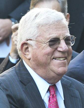 Richard Ravitch was 89 when he passed away on Sunday, June 25. He was eulogized by Michael Oreskes at the Central Synagogue on June 27 in a service attended by power brokers and politicians across the political spectrum. Photo: Metropolitan Transportation Authority/Wikimedia Commons.