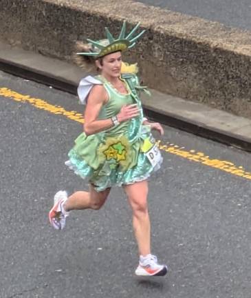 Lady Liberty powers up the FDR Drive, GO LIBERTY!