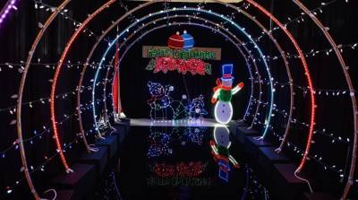 <b>One of the many interactive festive rooms inside Christmas House NYC</b>. Photo: David Conn