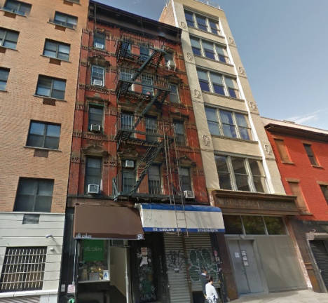 53 Ludlow Street, where a dozen tenants, including Ruby Mak and her mom, have been without cooking gas since last September. Photo by Daniel Fitzsimmons
