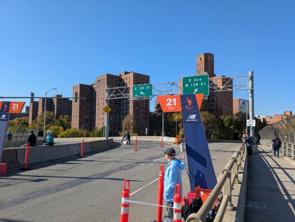 Mile 21, just before the runners descend back into Manhattan.