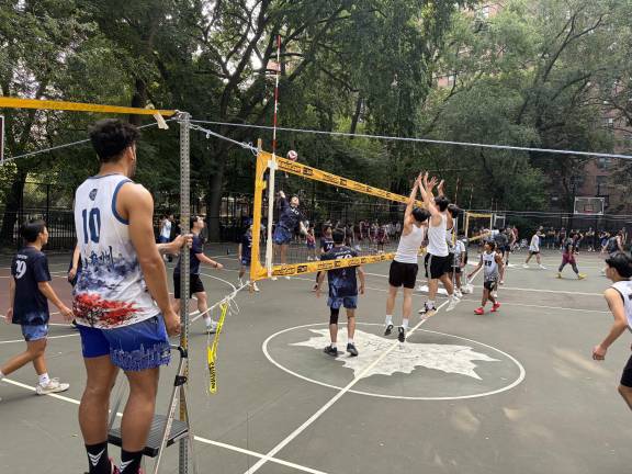 Chinese 9-Man Volleyball thrills Seward Park.