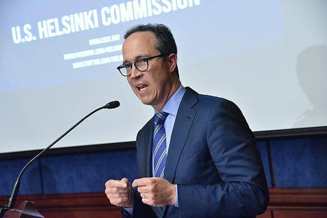 Former federal prosecutor Jim Walden, who was running a distant fifth in his independent race for mayor, dropped out earlier in the week and urged other trailing candidates to do the same to create a one-on-one contest against front-runner Zohran Mamdani.