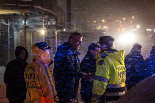 Mayor Bill de Blasio visits NYPD Highway Patrol Officers at a checkpoint on on West Side during the blizzard Jan. 23, 2016. The officers were enforcing a travel ban declared by the mayor earlier in the day. Photo: Michael Appleton/Mayoral Photography Office