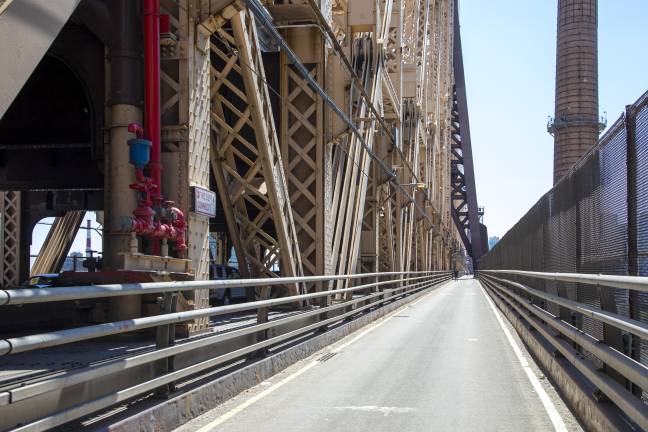 Pedestrian pathway on Queensboro Bridge
