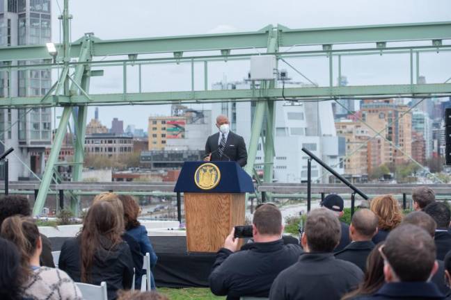 Mayor Eric Adams delivers remarks at Pier 57 Ribbon Cutting on Monday, April 18, 2022. Photo: Michael Appleton/Mayoral Photography Office