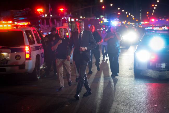 Mayor Bill de Blasio and Police Commissioner James O'Neill near the site of an explosion on 23rd Street on Sept. 17, 2016. Photo: Michael Appleton/Mayoral Photography Office.
