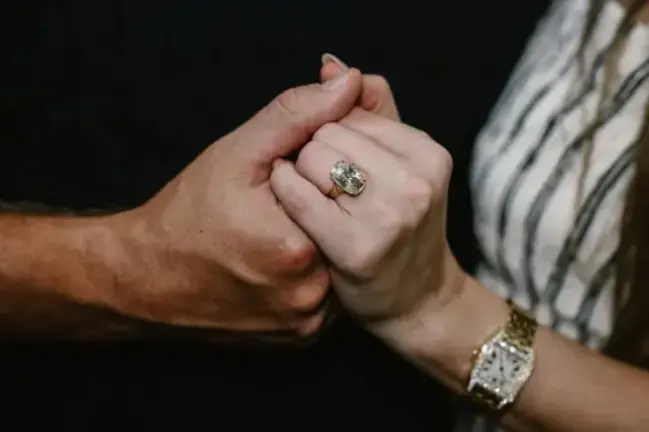 Taylor Swift and Travis Kelce got engaged in 2025, and married over the July 4th weekend 2026 at Madison Square Garden in front of 1000 guests.
