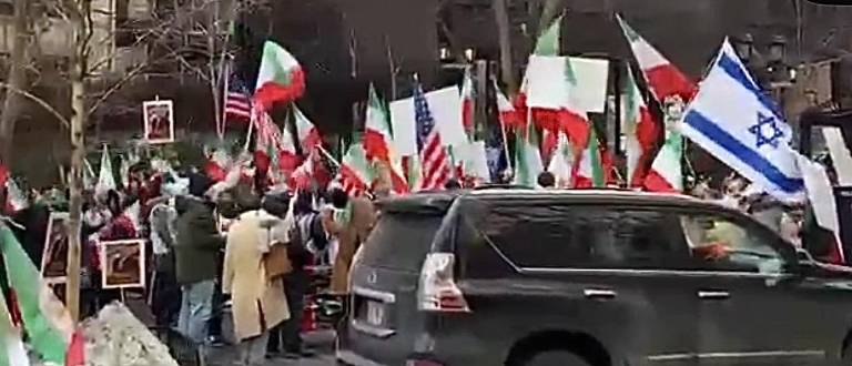 Demonstrators supporting the US/Isreal attack launched against Iran in which United Nations on 3/1/26