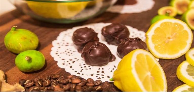 We'll take seconds, please. Sweet Vegan's Dreamy Bites: luscious lemon creamy ganache. Photo: Chenli Yi