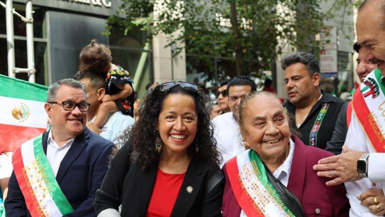 Council Member Alexia Avilés at Mexican Independence Day Parade.